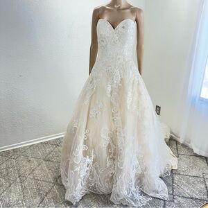 Allure Bridals Gown 9413 champagne ivory size 12 sweetheart princess